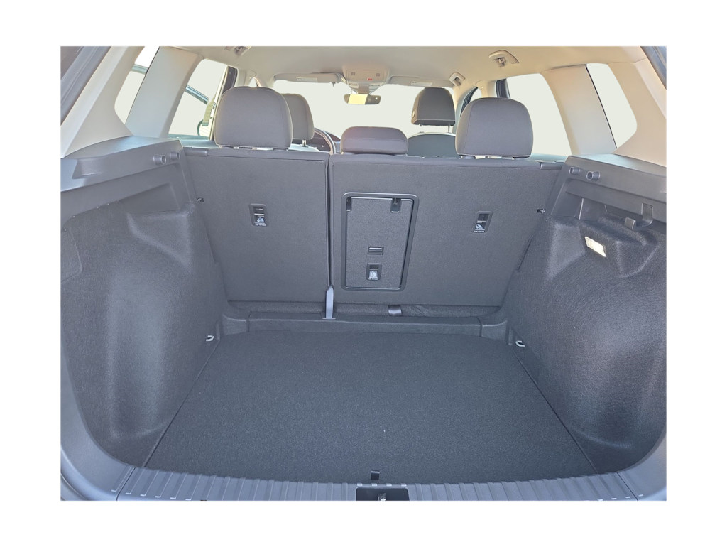 Thumbnail: 2025 Volkswagen Taos - 17