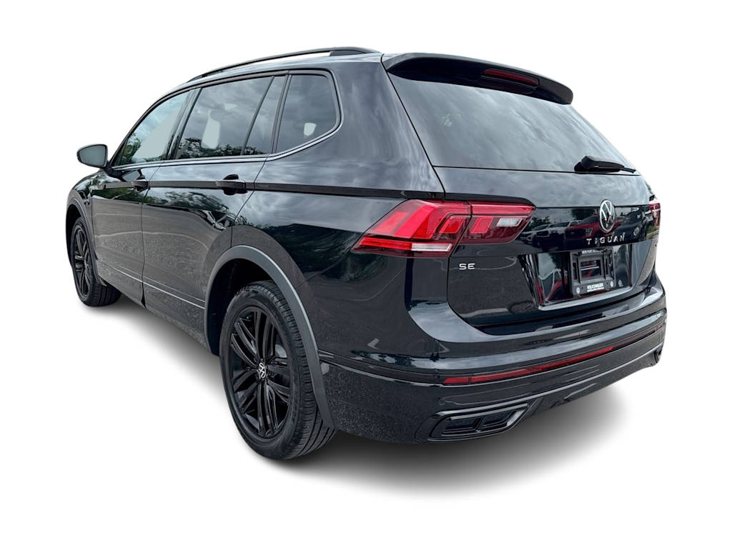 Thumbnail: 2022 Volkswagen Tiguan - 4