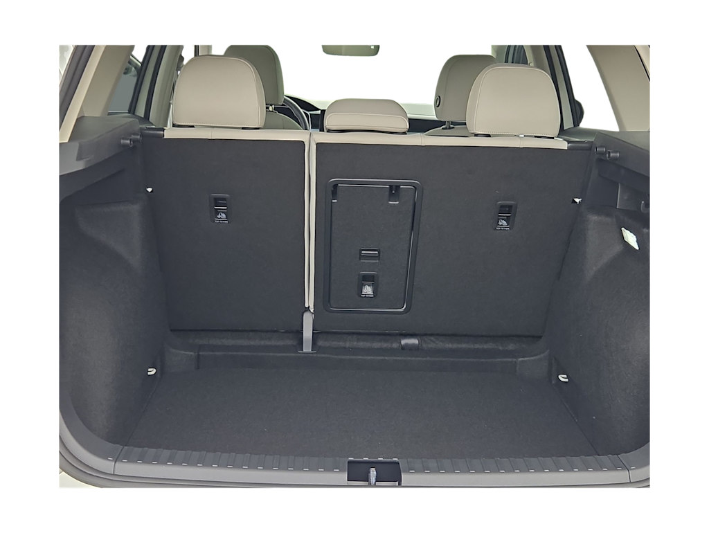 Thumbnail: 2025 Volkswagen Taos - 18