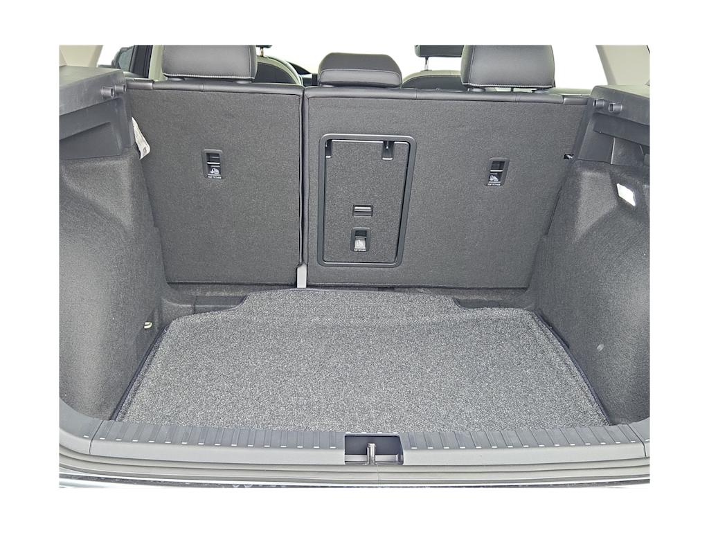 Thumbnail: 2025 Volkswagen Taos - 17