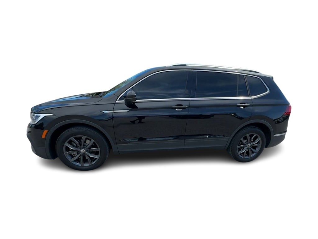 Thumbnail: 2023 Volkswagen Tiguan - 3