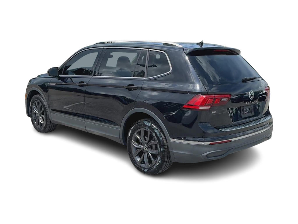 Thumbnail: 2023 Volkswagen Tiguan - 4