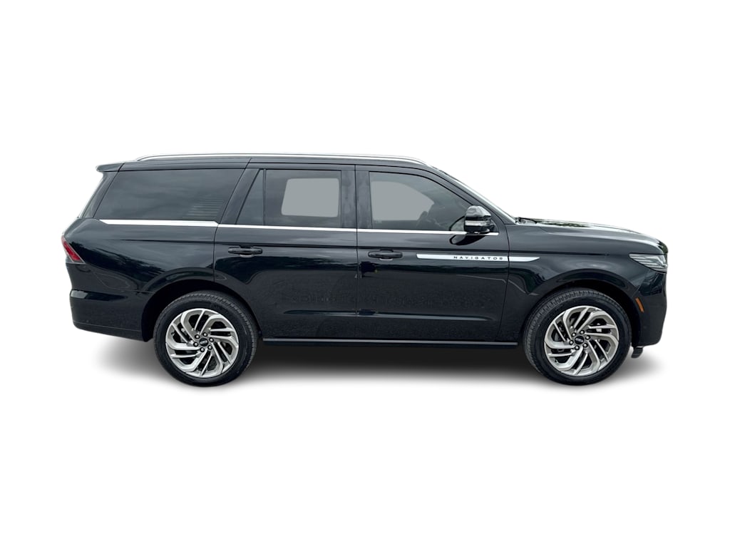 Thumbnail: 2025 Lincoln Navigator - 28