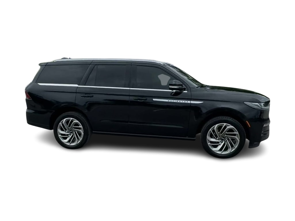 Thumbnail: 2025 Lincoln Navigator - 22