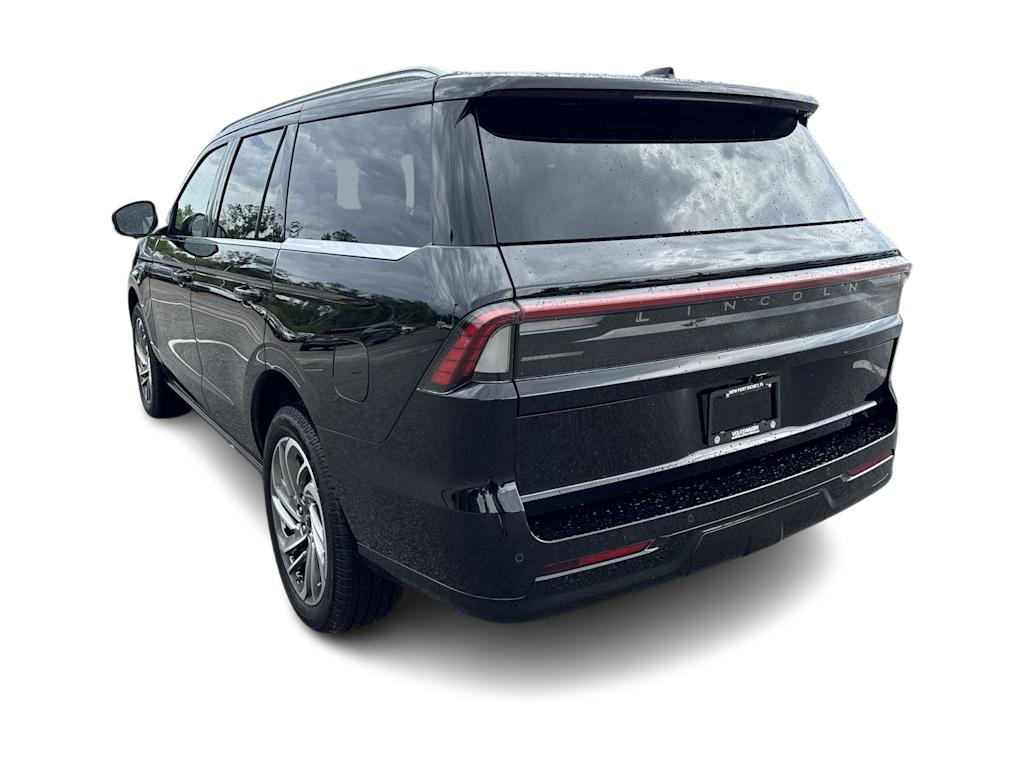 Thumbnail: 2025 Lincoln Navigator - 4