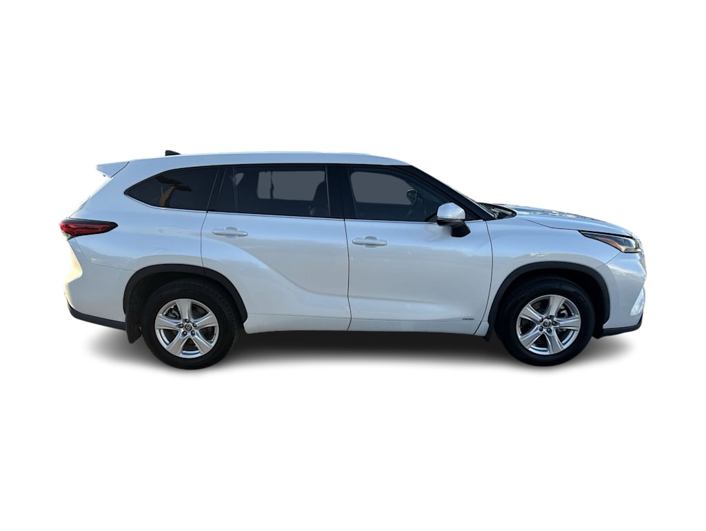 Thumbnail: 2022 Toyota Highlander - 25