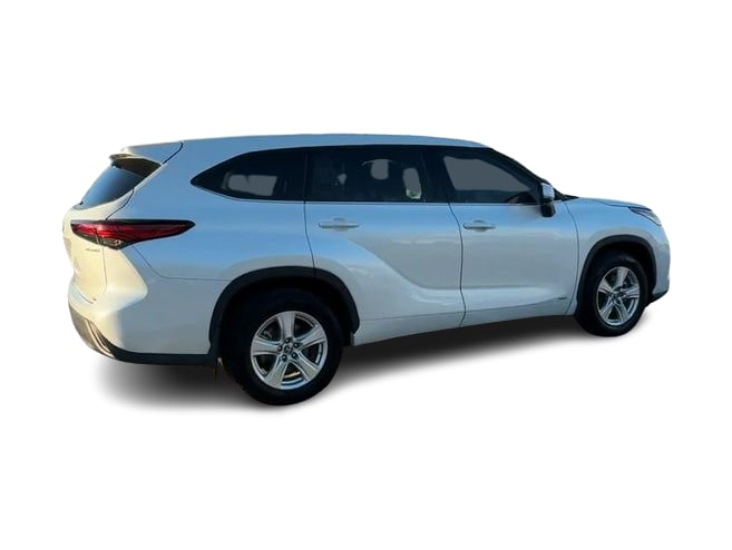 Thumbnail: 2022 Toyota Highlander - 22