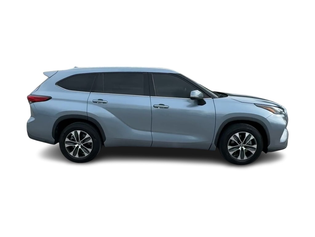 Thumbnail: 2022 Toyota Highlander - 23