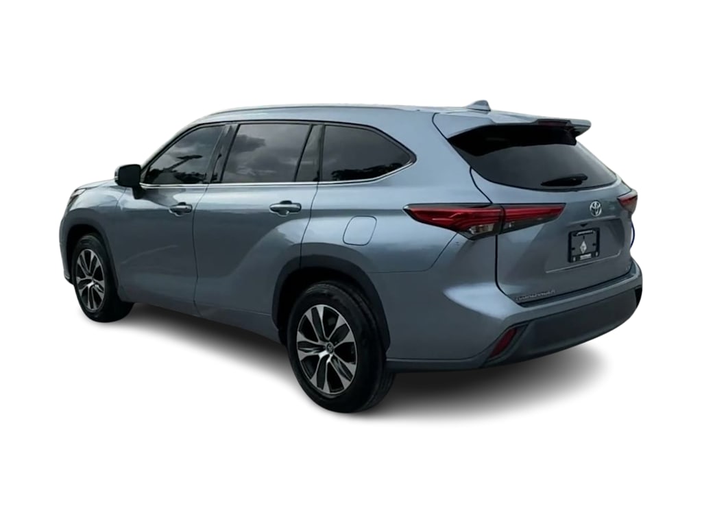 Thumbnail: 2022 Toyota Highlander - 4