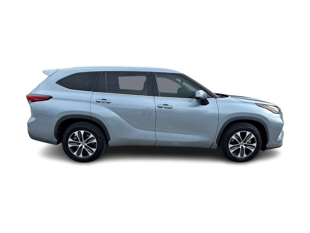 Thumbnail: 2022 Toyota Highlander - 29