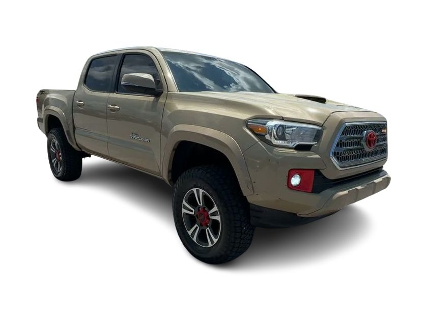 Thumbnail: 2017 Toyota Tacoma - 15