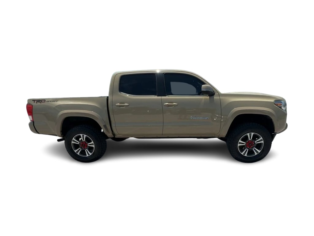 Thumbnail: 2017 Toyota Tacoma - 18