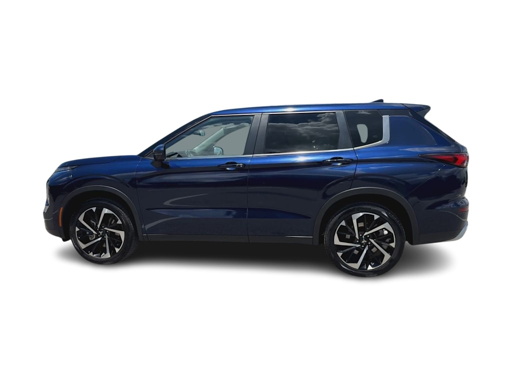 Thumbnail: 2024 Mitsubishi Outlander - 3
