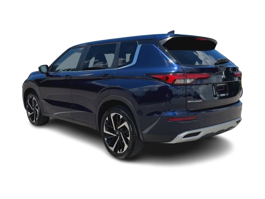 Thumbnail: 2024 Mitsubishi Outlander - 4
