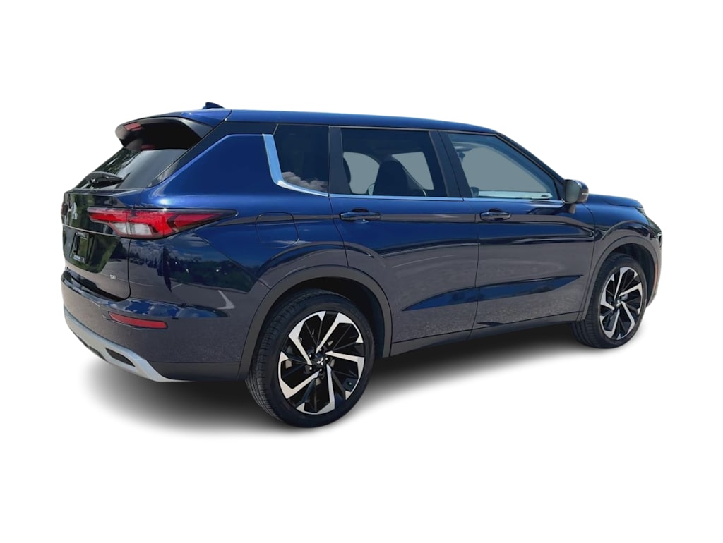 Thumbnail: 2024 Mitsubishi Outlander - 21
