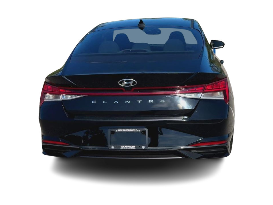 Thumbnail: 2022 Hyundai Elantra - 22