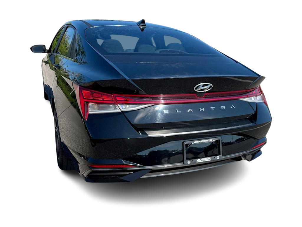 Thumbnail: 2022 Hyundai Elantra - 26