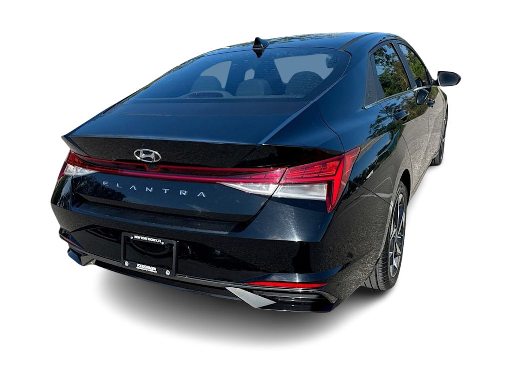 Thumbnail: 2022 Hyundai Elantra - 27