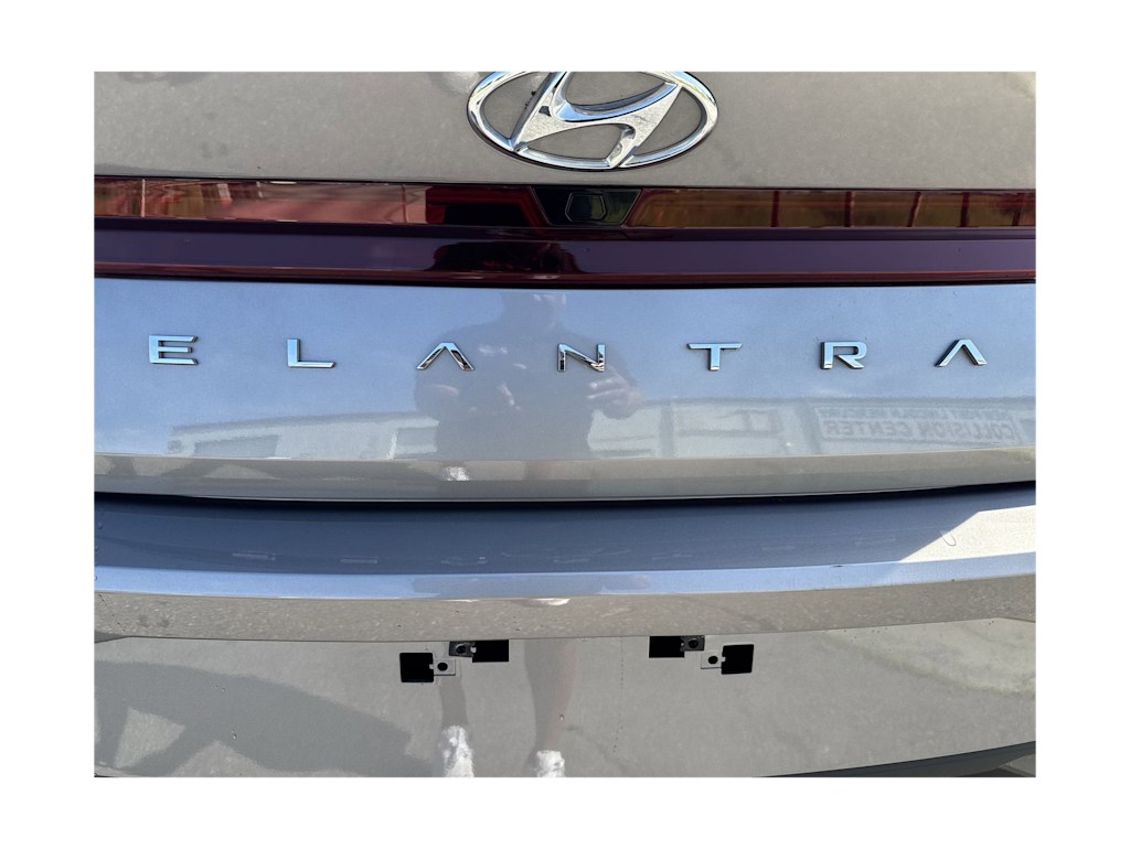Thumbnail: 2023 Hyundai Elantra - 18