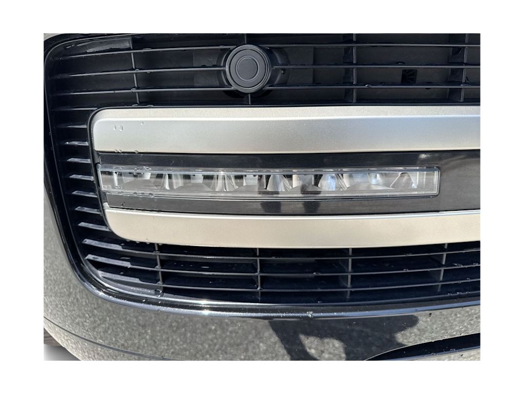 Thumbnail: 2023 Land Rover Range Rover - 22