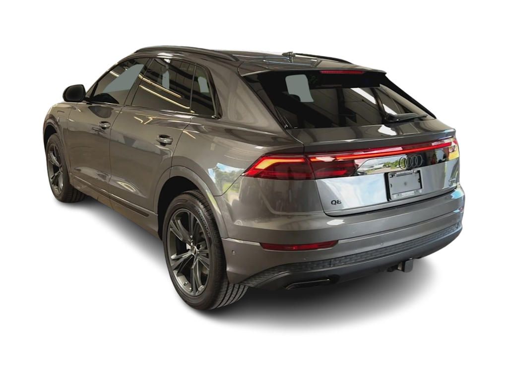 Thumbnail: 2026 Audi Q8 - 4