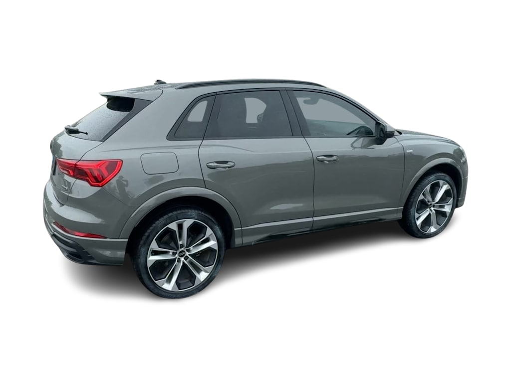 Thumbnail: 2022 Audi Q3 - 22