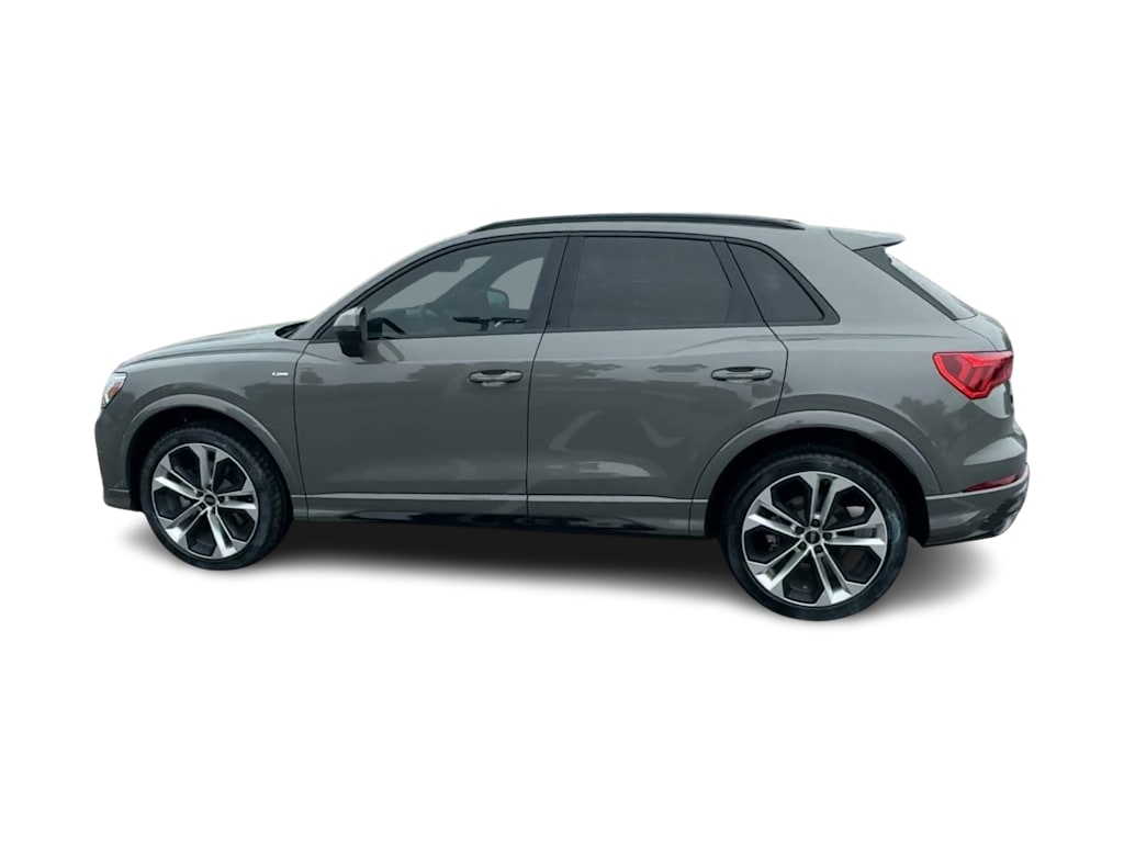 Thumbnail: 2022 Audi Q3 - 21