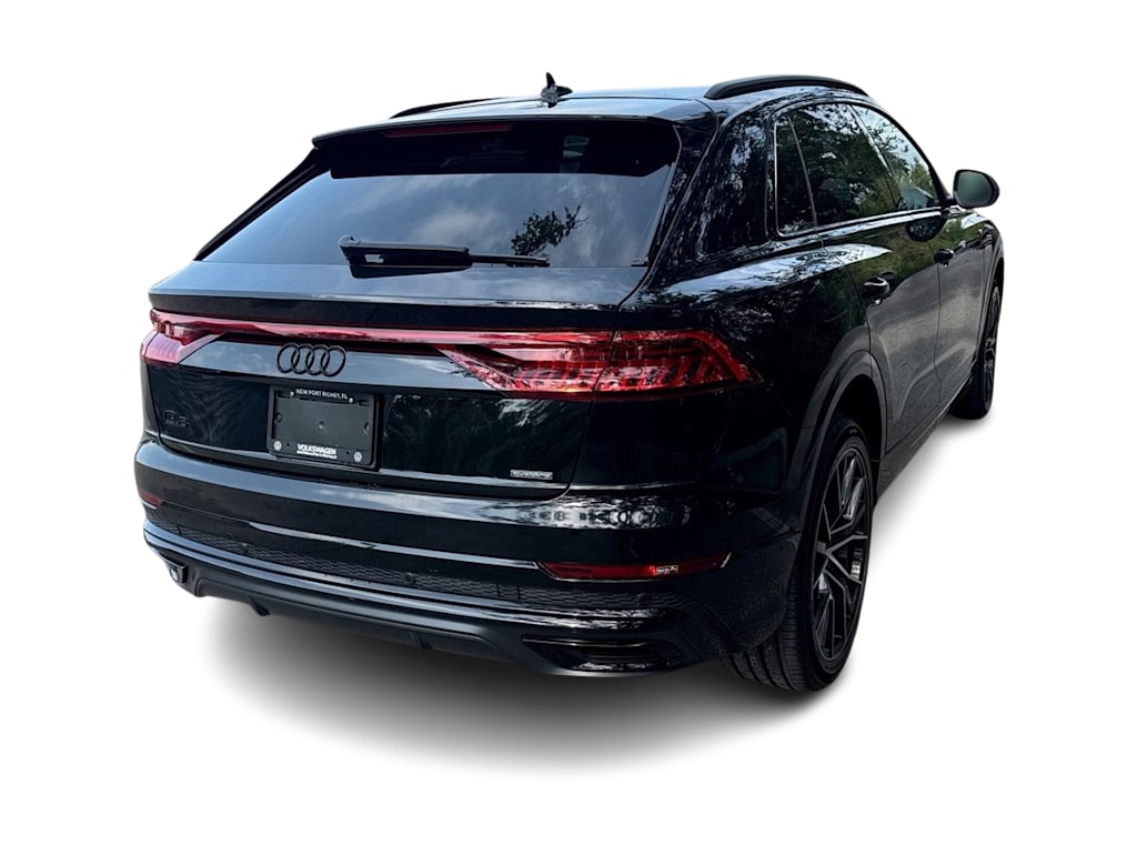 Thumbnail: 2022 Audi Q8 - 28