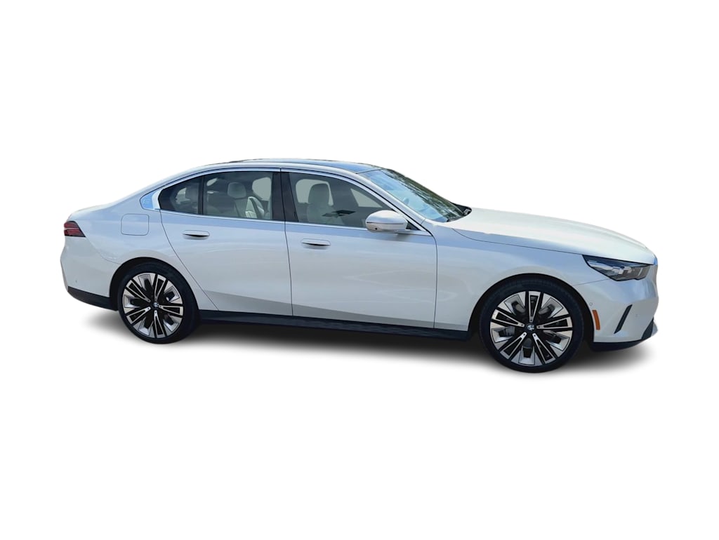 Thumbnail: 2026 BMW 5 Series - 21