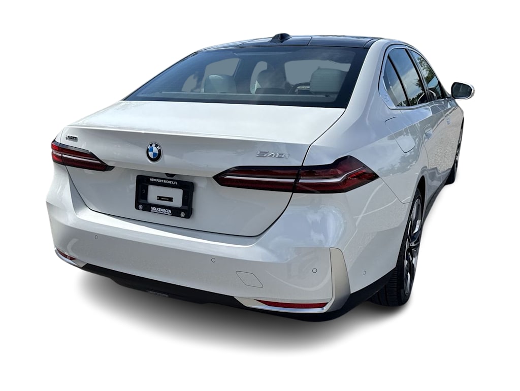 Thumbnail: 2026 BMW 5 Series - 25