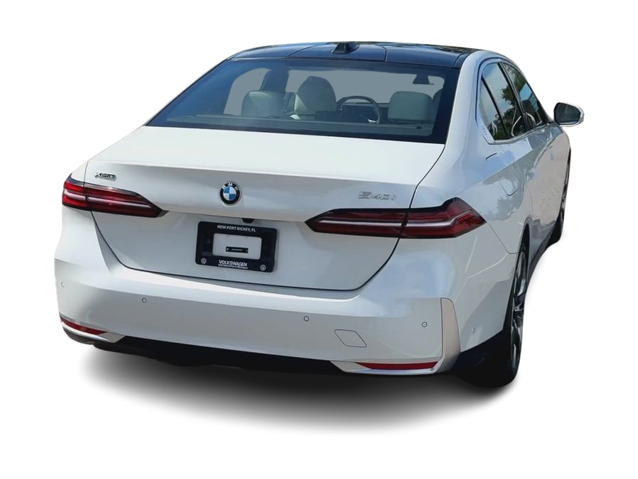 Thumbnail: 2026 BMW 5 Series - 5