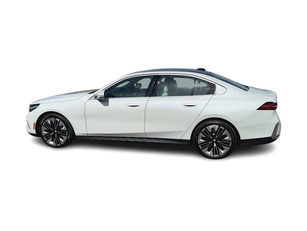 Thumbnail: 2026 BMW 5 Series - 19
