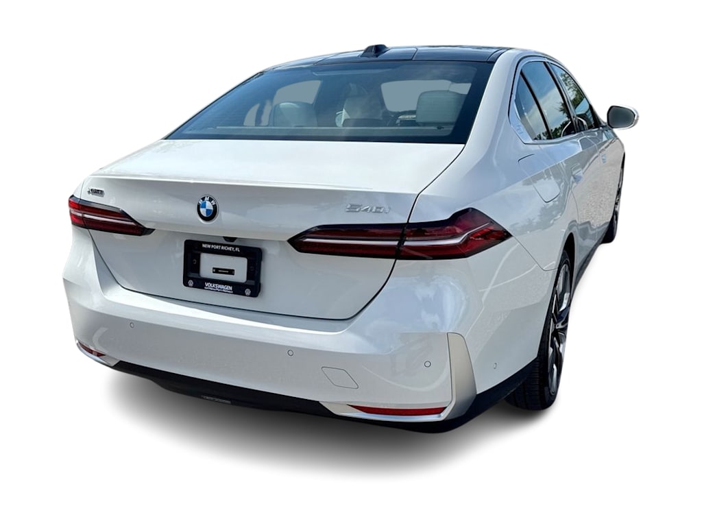 Thumbnail: 2026 BMW 5 Series - 25