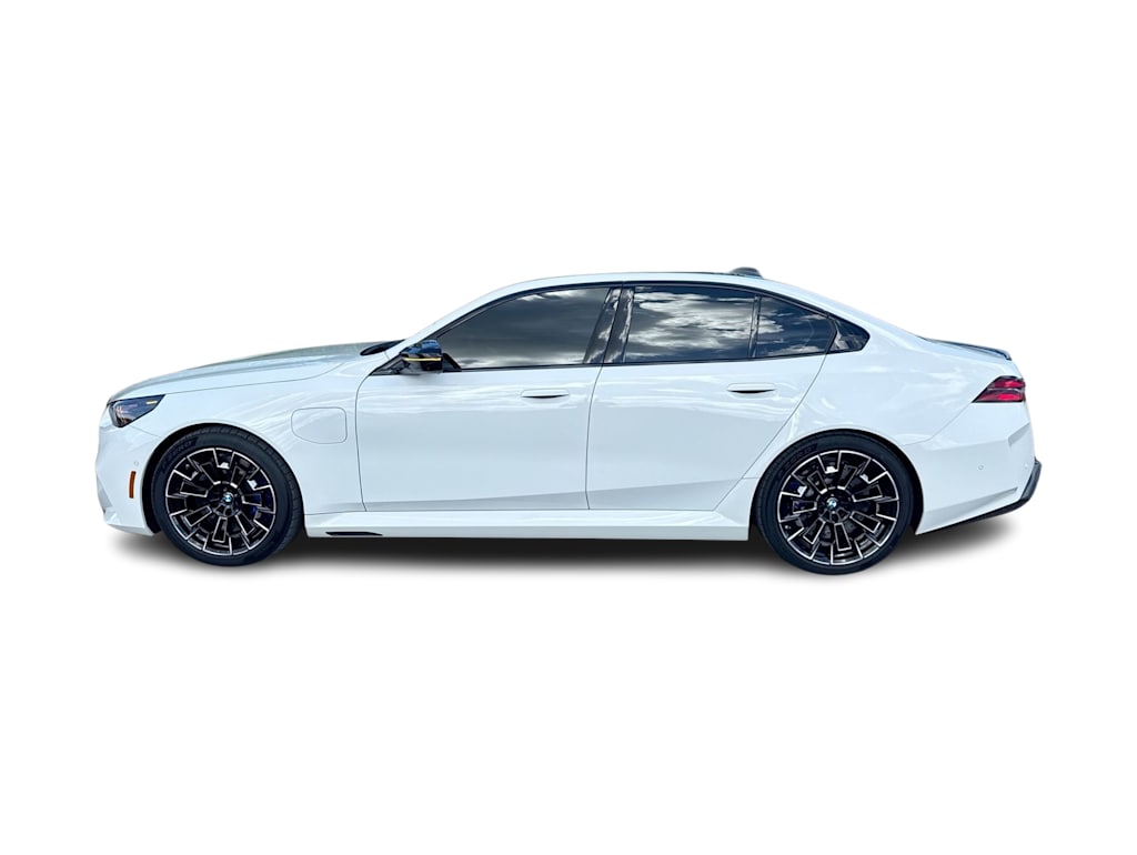 Thumbnail: 2025 BMW M5 - 22