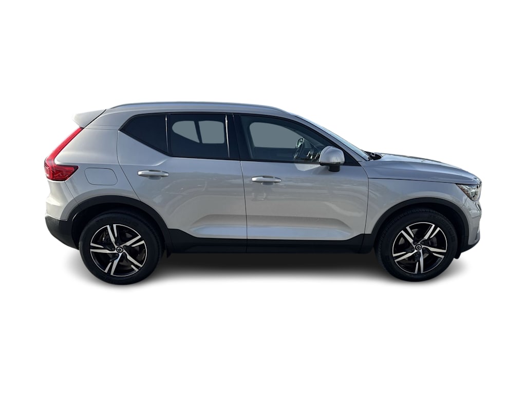 Thumbnail: 2023 Volvo XC40 - 27