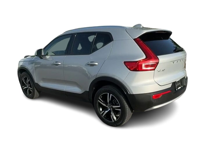 Thumbnail: 2023 Volvo XC40 - 4