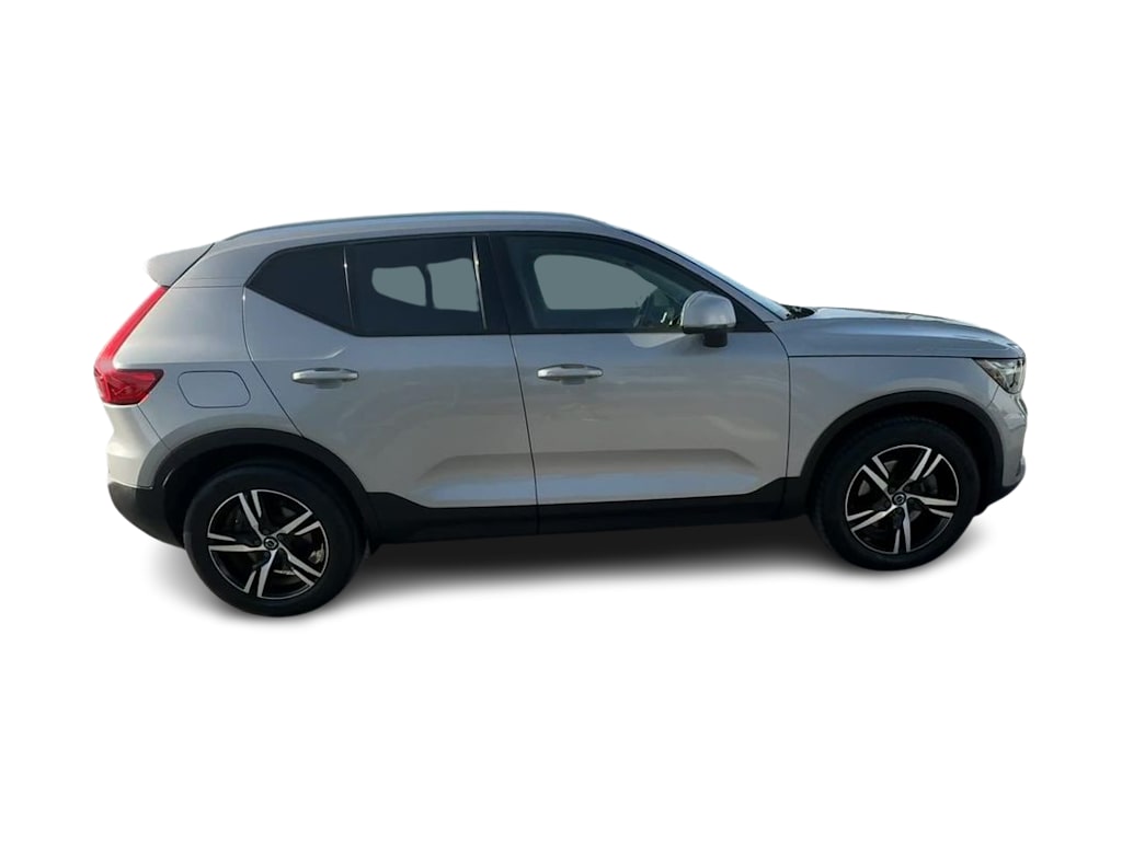 Thumbnail: 2023 Volvo XC40 - 22