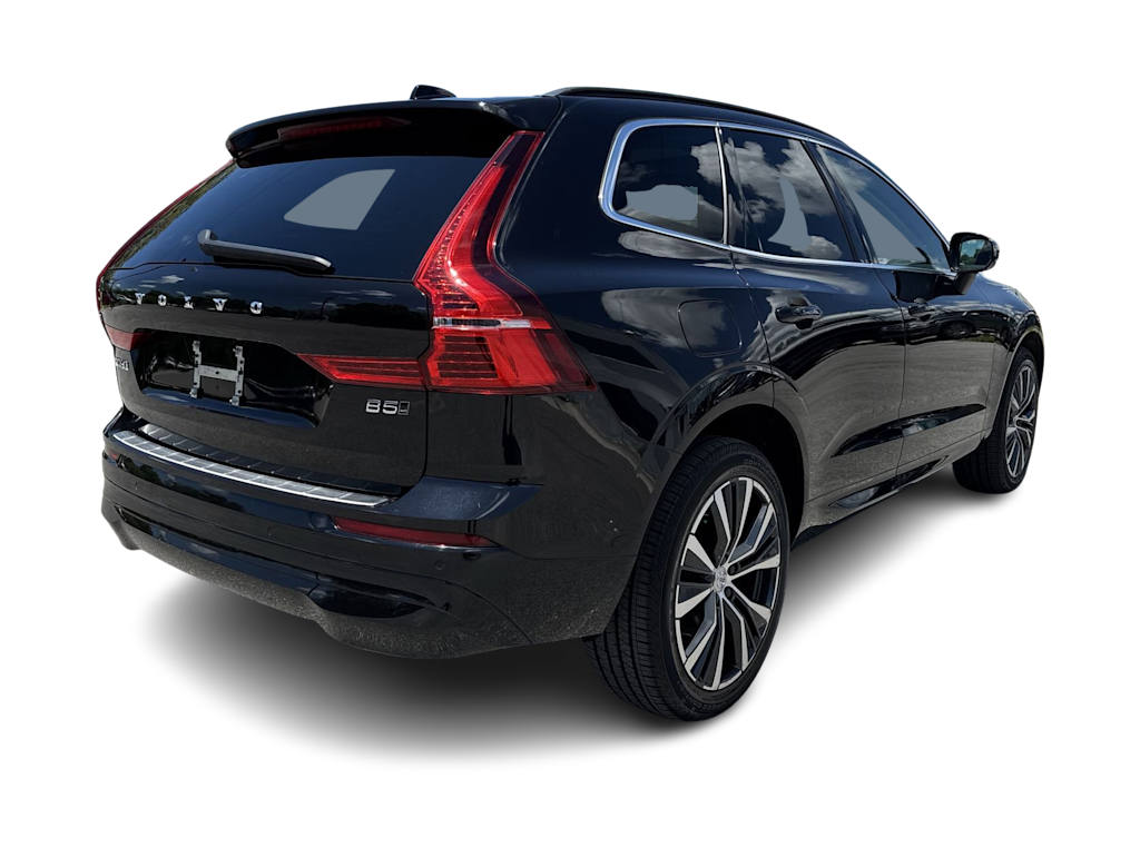 Thumbnail: 2022 Volvo XC60 - 20