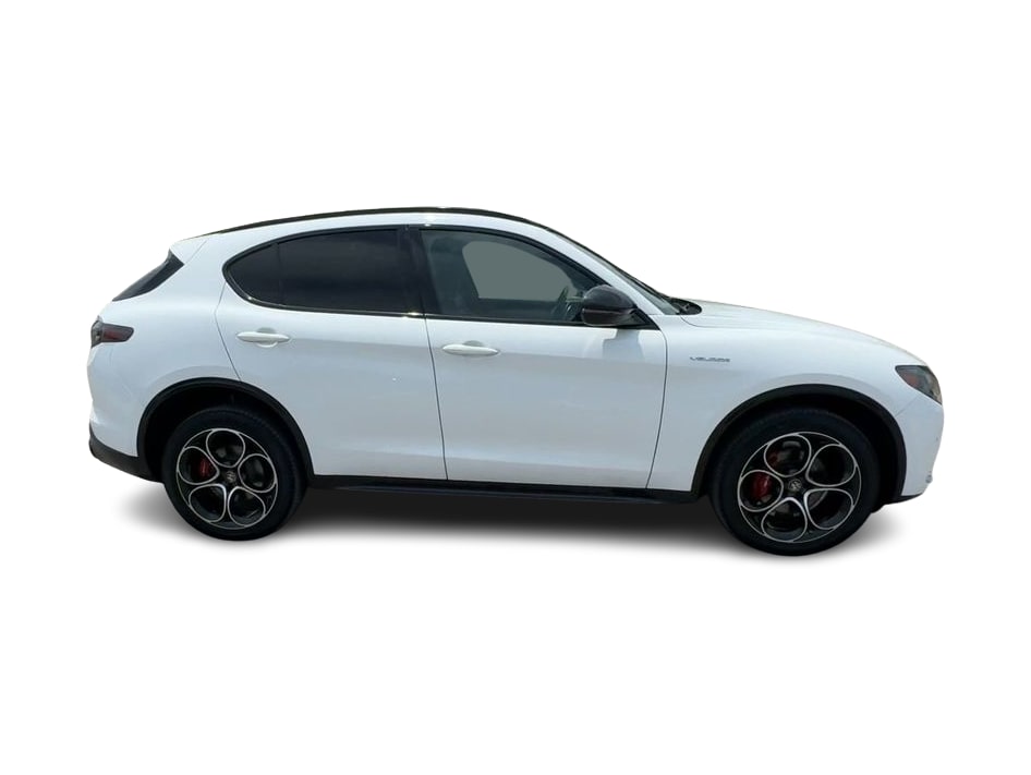 Thumbnail: 2024 Alfa Romeo Stelvio - 25