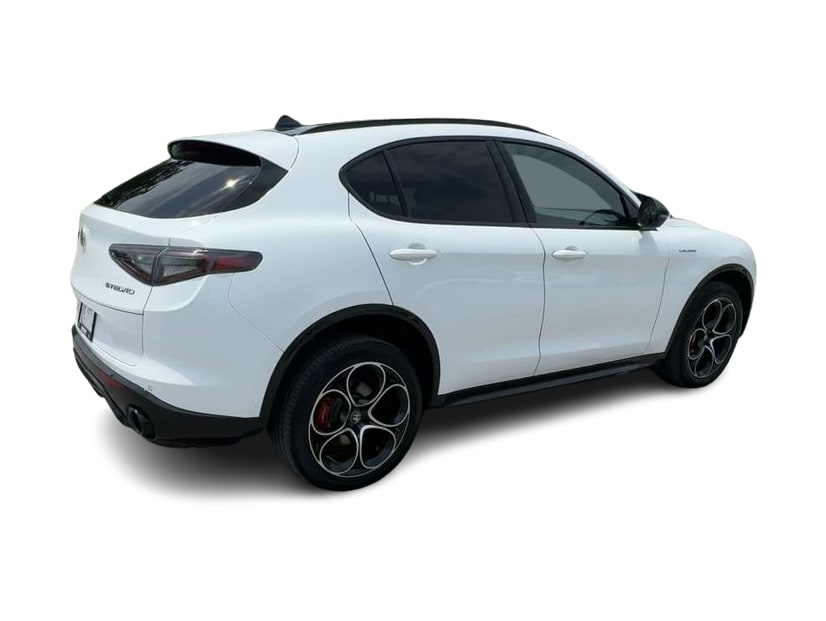 Thumbnail: 2024 Alfa Romeo Stelvio - 24