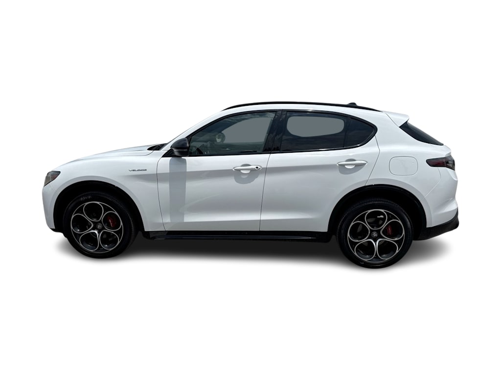 Thumbnail: 2024 Alfa Romeo Stelvio - 27