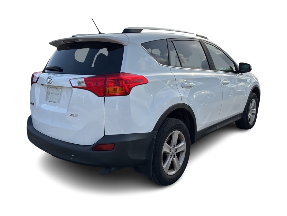 2014 Toyota RAV4 XLE 11
