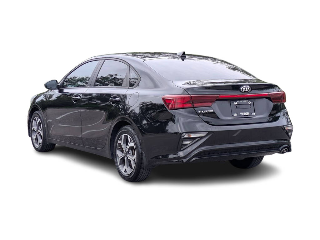 Thumbnail: 2021 Kia Forte - 4