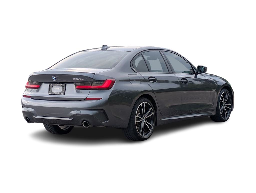 Thumbnail: 2022 BMW 3 Series - 18
