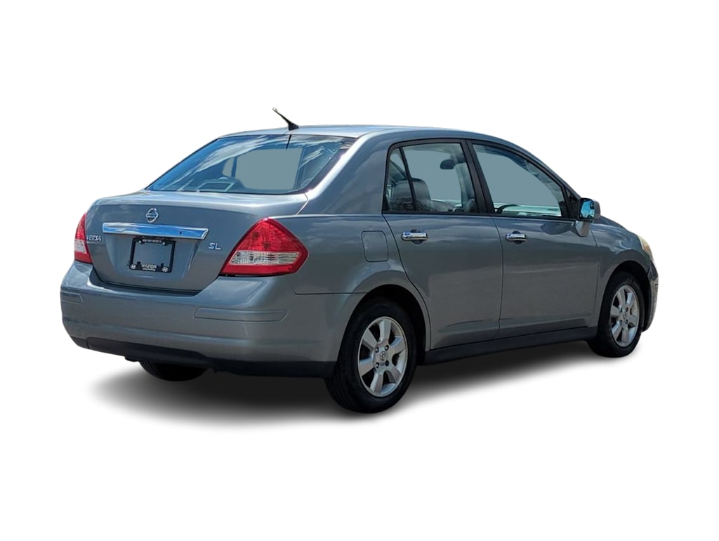 Thumbnail: 2011 Nissan Versa - 17