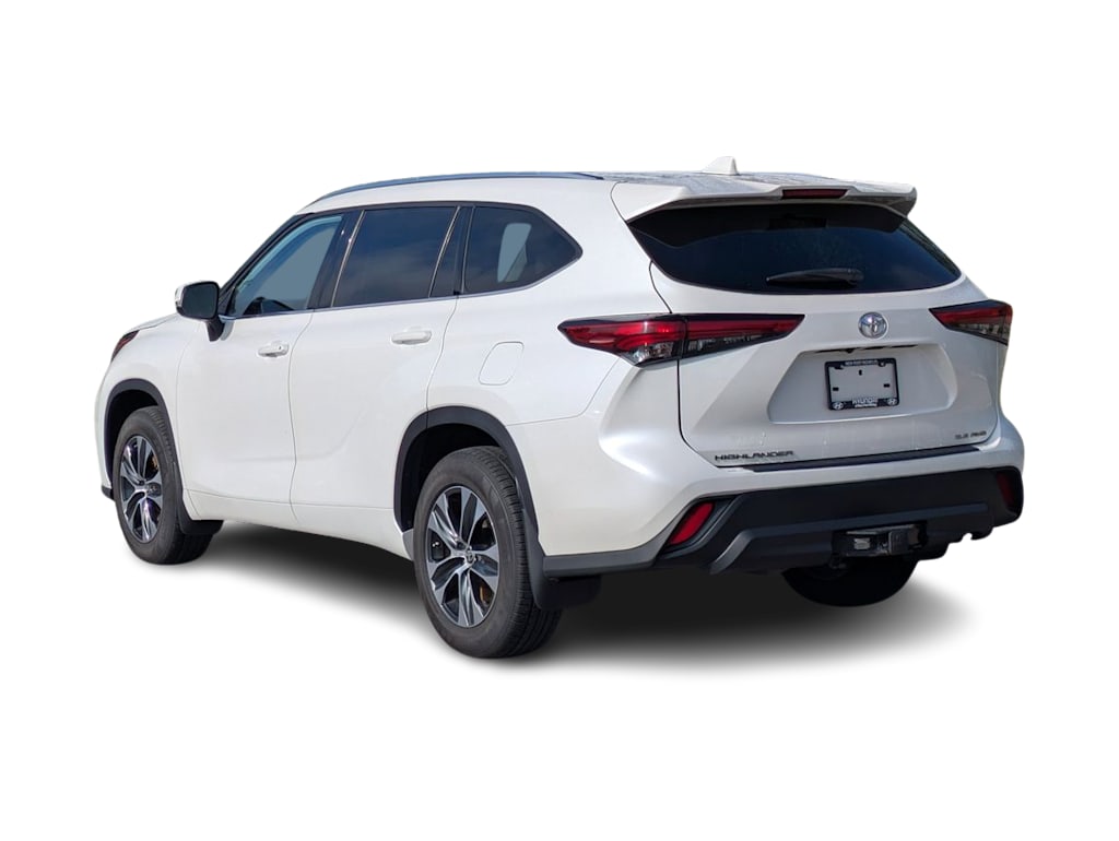 Thumbnail: 2021 Toyota Highlander - 4