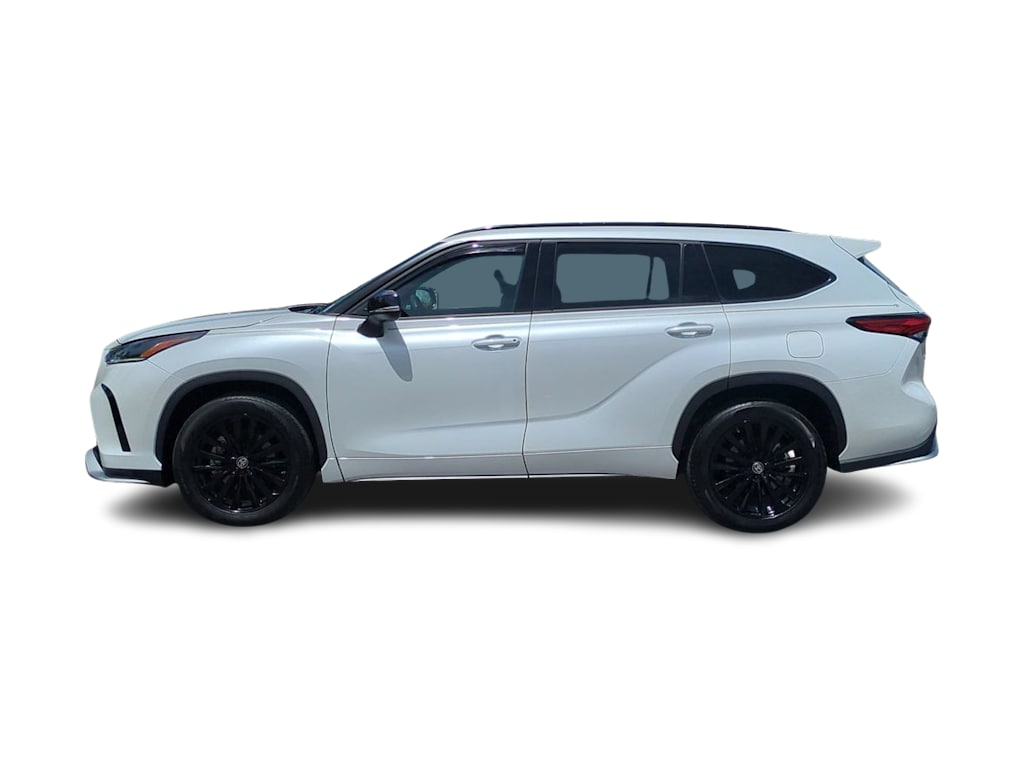 Thumbnail: 2023 Toyota Highlander - 3