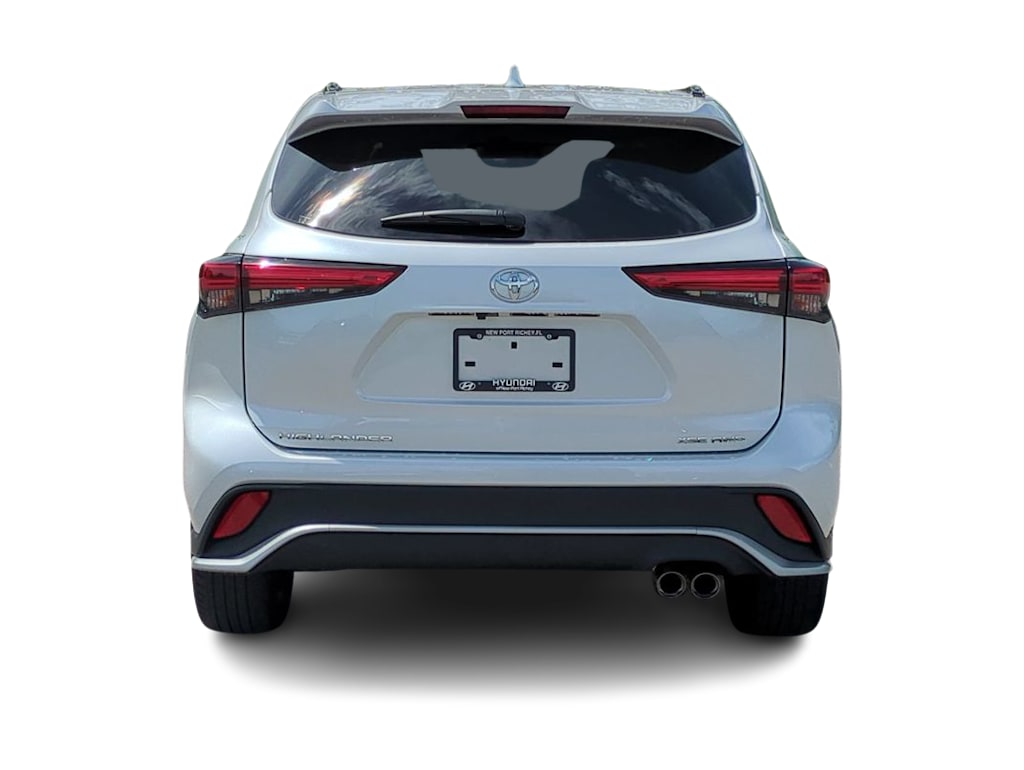 Thumbnail: 2023 Toyota Highlander - 4