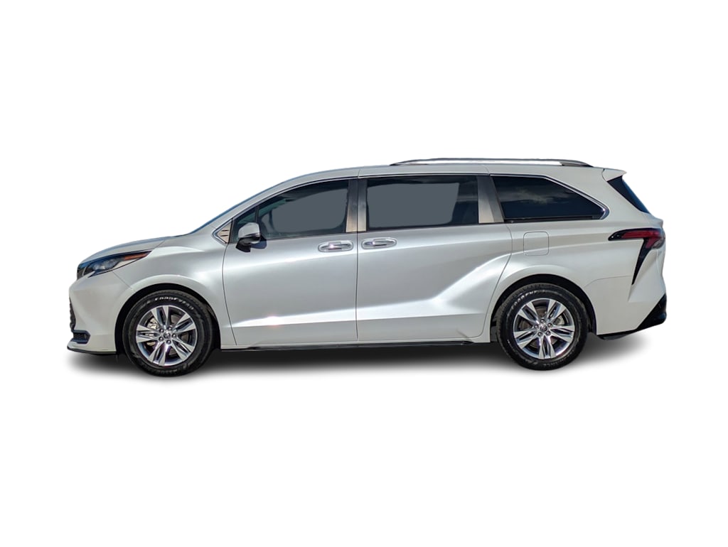 Thumbnail: 2022 Toyota Sienna - 3