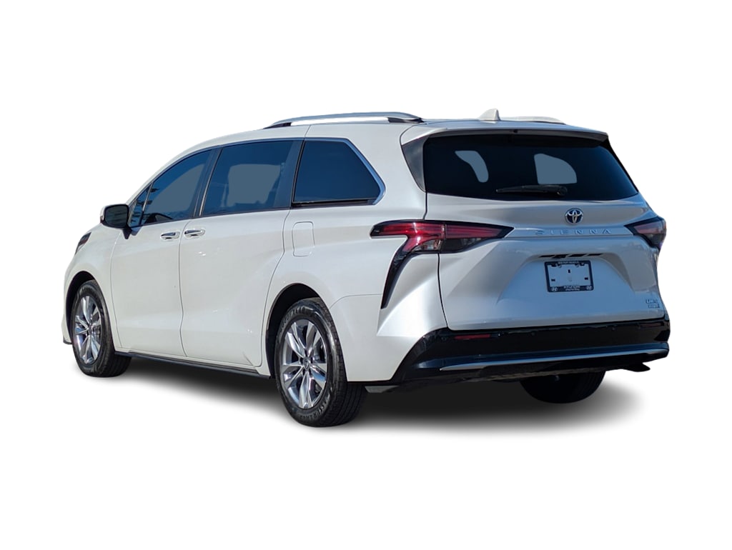 Thumbnail: 2022 Toyota Sienna - 4